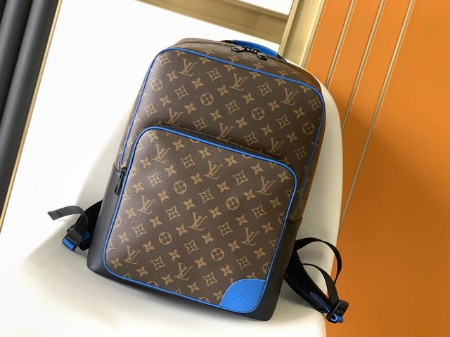 Top Original M45867 Blue Monogram M45335 Black Monogram Has Clean Lines And Simp