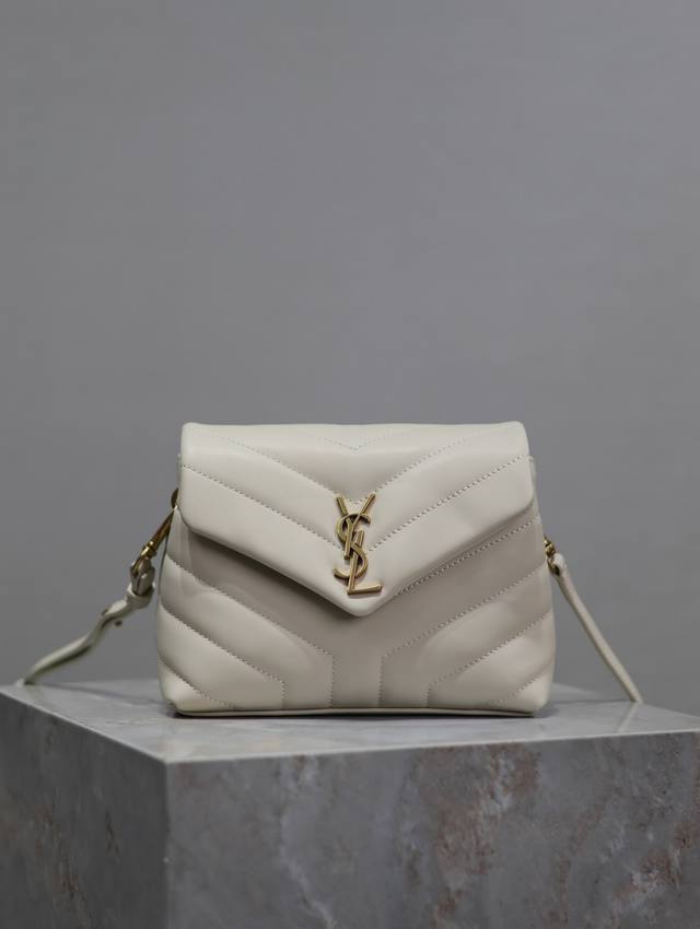 loulou 20Cm White Y's Classic Hit, The Most Practical And Versatile, Carefull
