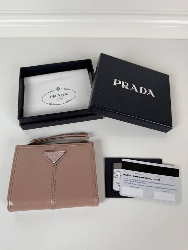 p Unisex Short Wallet Model 1Ml050, Made Of Pink Waxed Leather, Eight Card Sl