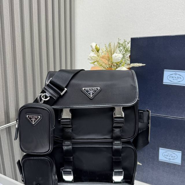 Top Original New Messenger Bag 2Vd034 Has Arrived. The New Three-In-One Combinat