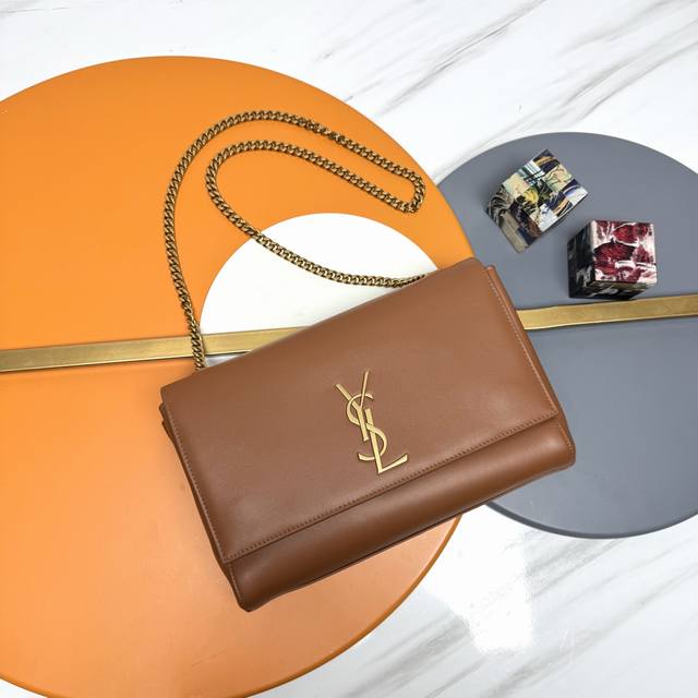 Reversible Suede & Plain Leather Buying One Bag Is Equivalent To Owning Two Bags