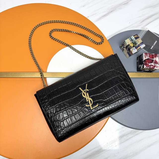 Reversible Suede & Crocodile Pattern Buying One Bag Is Equivalent To Owning Two