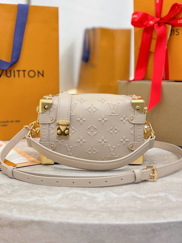 m14571 Apricot This Elegant Side Trunk Pm Is Part Of The Monogram Bold Collec