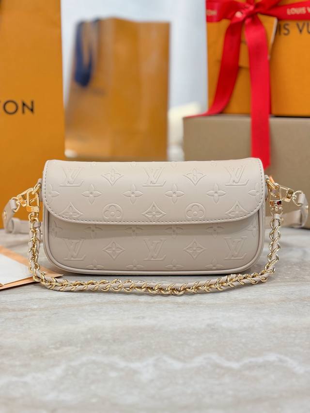m14714 This Wallet On Chain Ivy Perfectly Showcases The 2025 Spring/Summer Fa