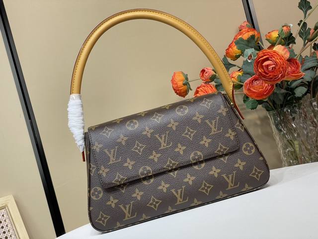 Top Original Replica Exclusive Real Shot Looping Second-Hand Shoulder Handbag M5