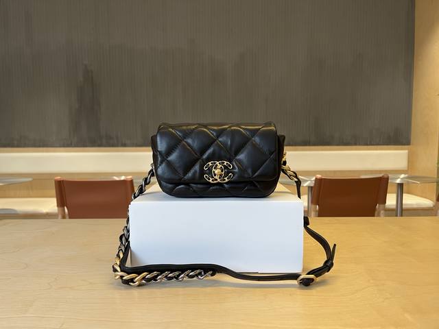 as1163 Chane1 Autumn And Winter 19 Small Chest Bag Sheepskin Texture Is Still