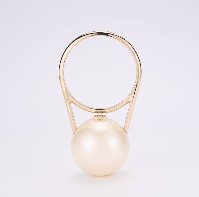 ohanel 25 Autumn And Winter New Large Pearl Spherical Handbag Is Exclusively