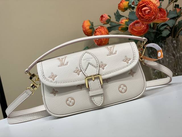 Exclusive Photo Of The Original Nano Diane Baguette Handbag M13642 In Cream-Apri
