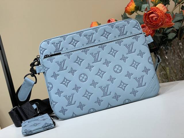 Top Original Replica Exclusive Real Shot Trio Messenger Bag M14781 Light Blue St