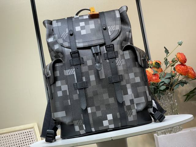 exclusive Photo Of The Top Original Replica Christopher Medium Backpack M1495