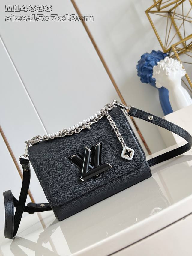 Factory Price P Top Original M14636 Black Twist Slim Small Handbag From The Harm