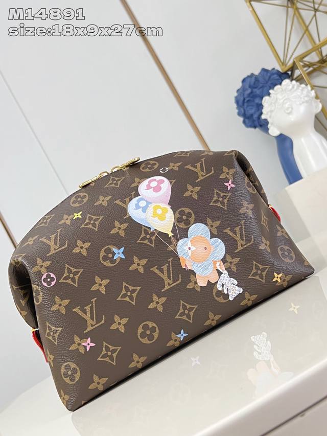 Factory Price P Top Original M14891 This Large Cosmetic Bag Combines Monogram Co