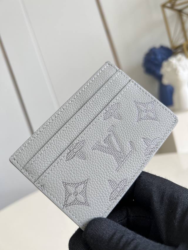 Factory Price P Top Original M14791 Ice Gray This Card Holder Is Made Of The New
