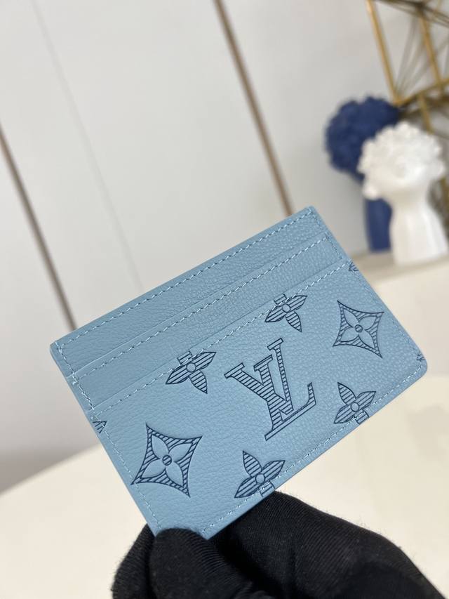 Factory Price P Top Original M14791 Ice Blue This Card Holder Is Made Of The New
