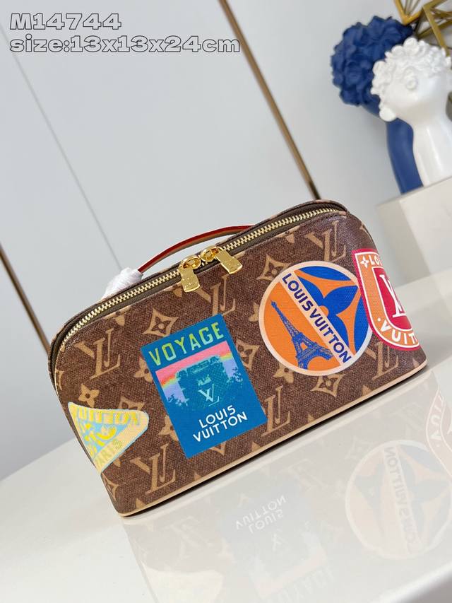 Factory Price P Top Original M14744 This 2 Compartments Toiletry Bag Is Made Of