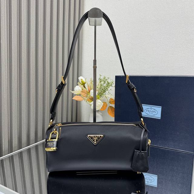 Top Original New Shoulder Bag 1Bc233 Arrived This Shoulder Bag Is Modern And Ver