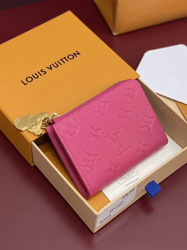 Factory Price P M13801 Rose Red Chip Edition Noa Small Wallet This Noa Small Wal
