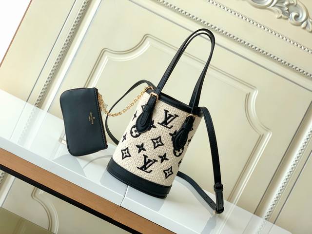 Factory Price P Haiyuan Foreign Single Real Home Shot M82418 Black Braided Mini