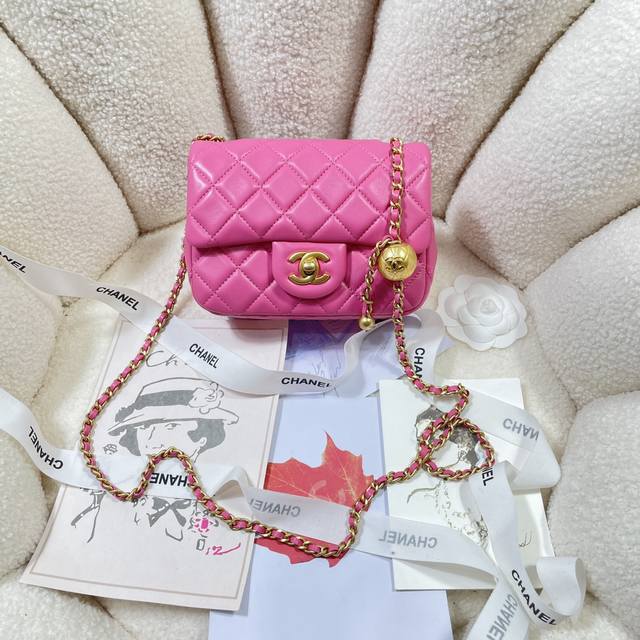 Color: Pink Chanel New Model: As1786 Flap Bag I Really Like This Bag After I Put