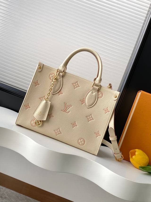 Dynamic 163C Chip Top Original Enhanced Edition Onthego Small Handbag M14403 Cre