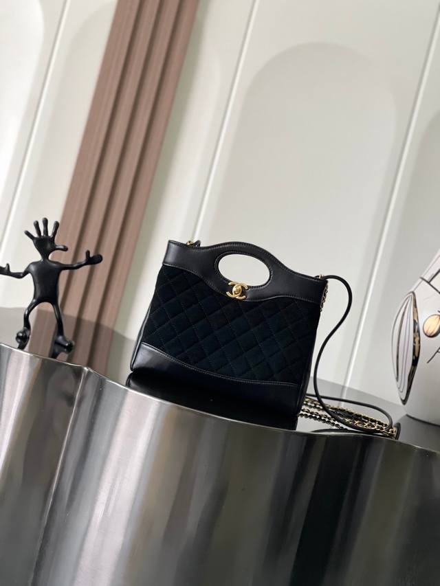 chanel 25Bag Small Waxed Cowhide Deer Velvet Size 22X23X5.5Cm Model 4133