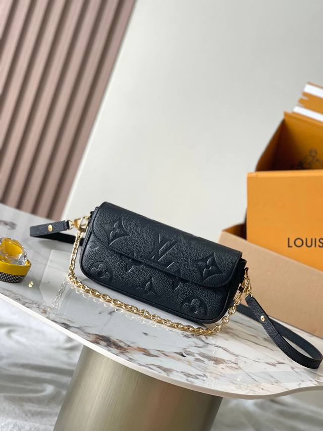Chip Steel Special Grade Mb Original Leather Wallet On Chain Handbag Model M8215