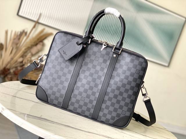 Top Original N40485 Voyage Large Briefcase Is A Space Upgrade On The Classic Att