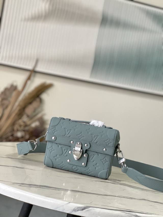 Top Layer Leather, Top Quality Original M13870 Green This Soul Trunk Handbag Is