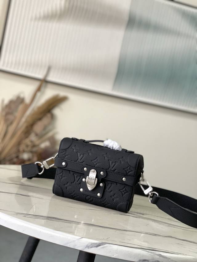 Top Layer Leather, Top Quality Original M13871, Black. This Soul Trunk Handbag I