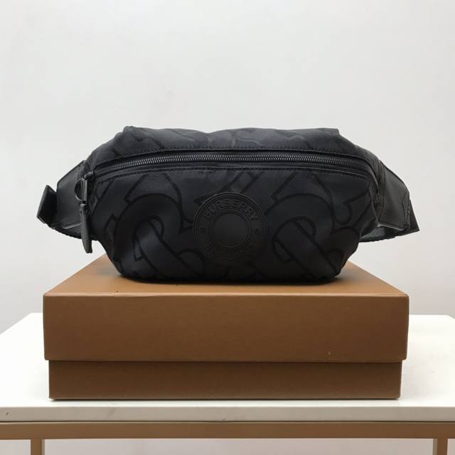 Waist Bag Draws On The Street Style Of The 1990S And Is Made Of Fabrics Made Of