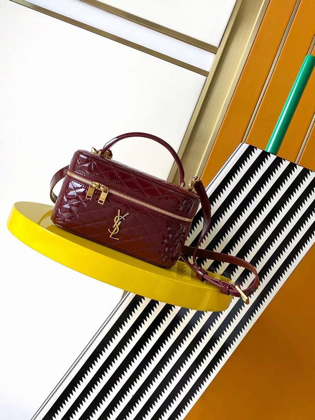 Original Leather Boutique Specializes In Patent Leather Gold The Latest Hot-Sell
