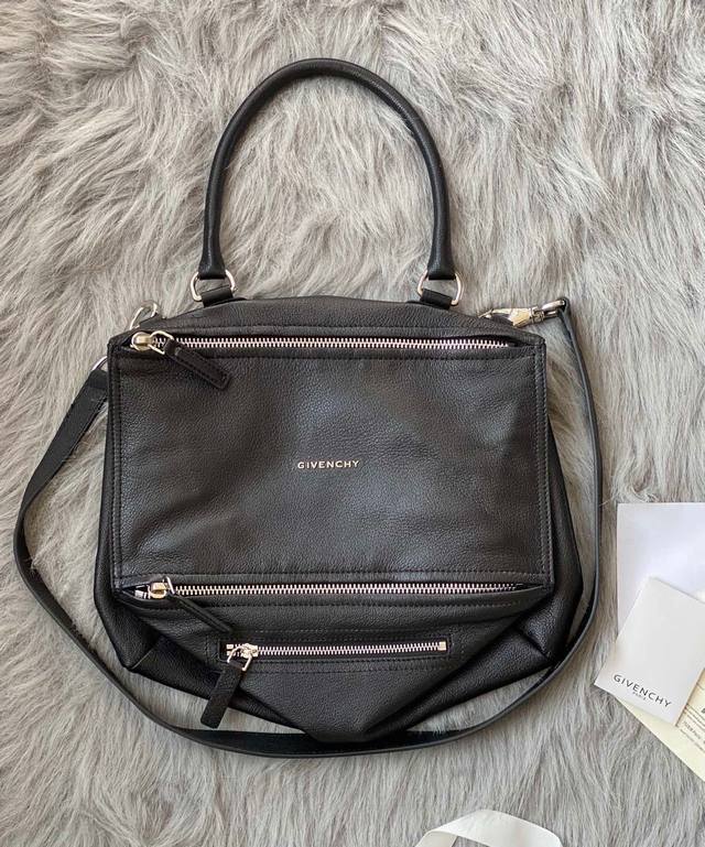 Goat Pattern Large Givenc*Y Pandora Bag Is Like A Magic Box. It Can Hold A Lot O