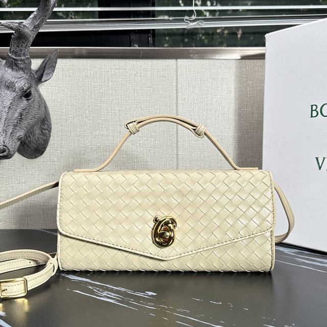 bottega Veneta Summer25 Knot Lock Clutch A More Sophisticated Bag Proportion