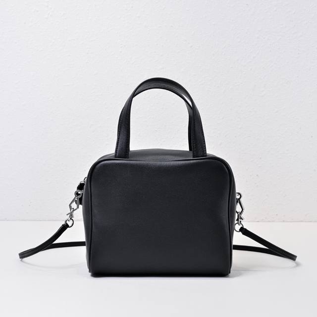 the Ro* New Tofu Bag Can Be Carried By Hand Or On The Shoulder The Capacity I
