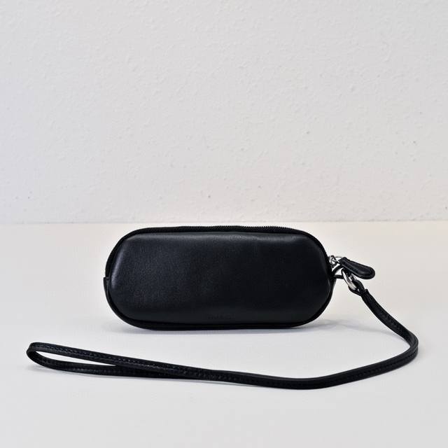 the Ro* Sunglasses Case A Portable Glasses Case That Is Both Elegant And Prac