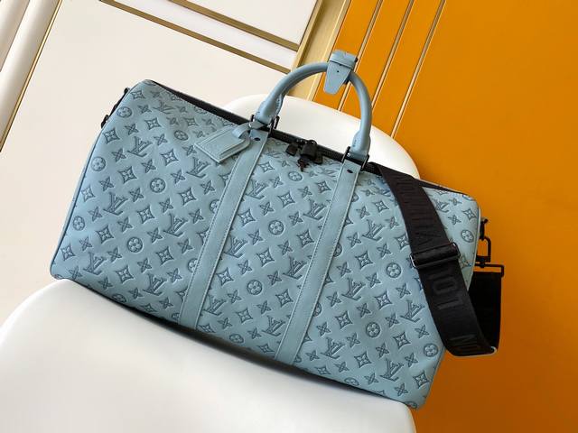 m14842 [163C01 Dynamic Chip] This Elegant Keepall 50 Travel Bag Is Ideal For