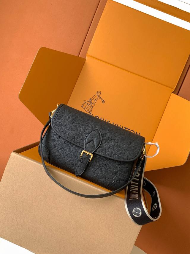 diane Handbag Super Enhanced Version Model M46386 Leather Is Italian A-Grade