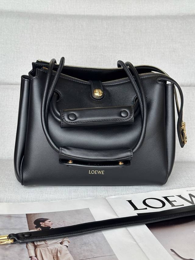 Original Leather Madrid0256 Size: 23.5*10*19Cm Madrid Has A Soft Structured Trap