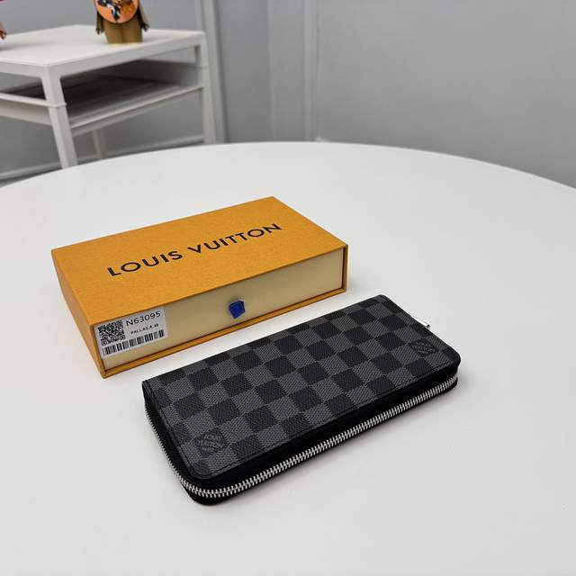 Genuine Top Original N63095 Black Grid This Men's Vertical Zipper Wallet Is Made