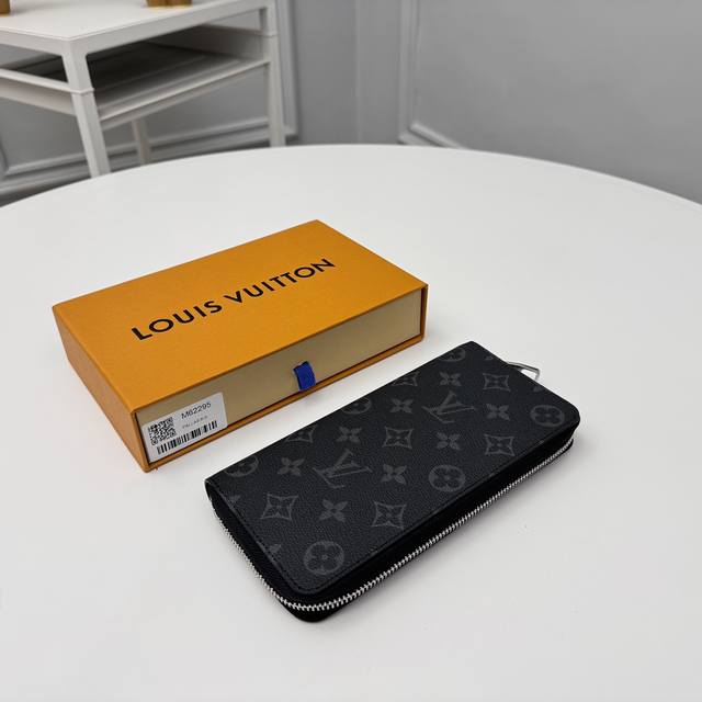 Genuine Top Original M62295 Black Flower This Men's Vertical Zipper Wallet Is Ma