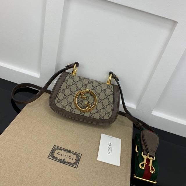 gucci New Counter Quality Top Original Leather Real Shot Model Number 698643