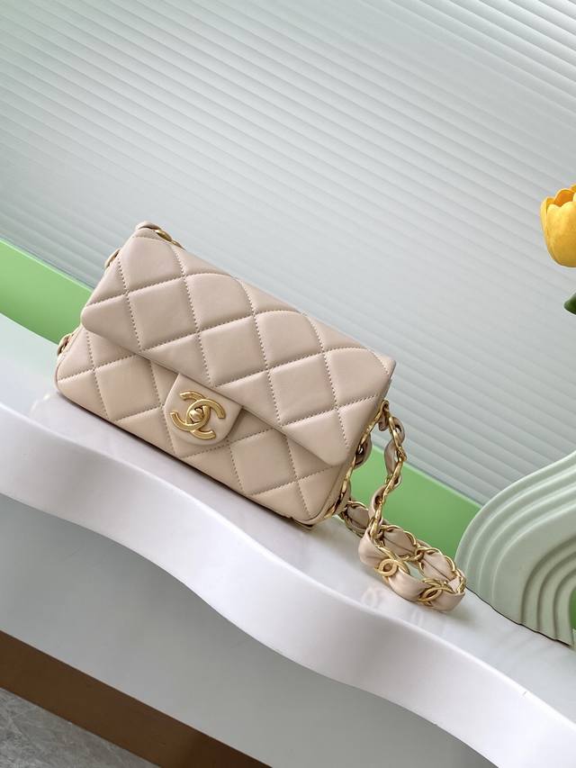 24K New Underarm Flap Bag I Really Like The Same Style As Liu Wen. Compared W