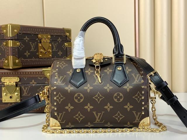 Top Original M13146 Old Flower Rivet Show Model Lv Pillow This Season Louis Vuit