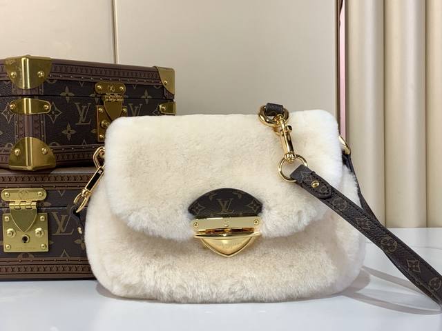 Premium Original Sunset Underarm Bag M12097 White Sherpa Made From Plush Fleece,
