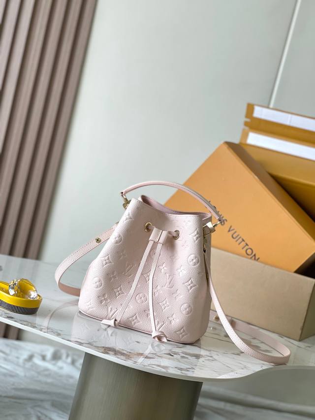 Super Mb Chip Version Original Leather This N Ono Bb Handbag Is Rendered In The
