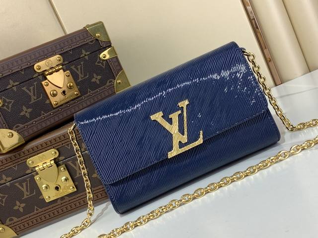 Top Original Pochette Louise Chain Bag M13165 23756 Dark Blue Ripple Mirrored Pa