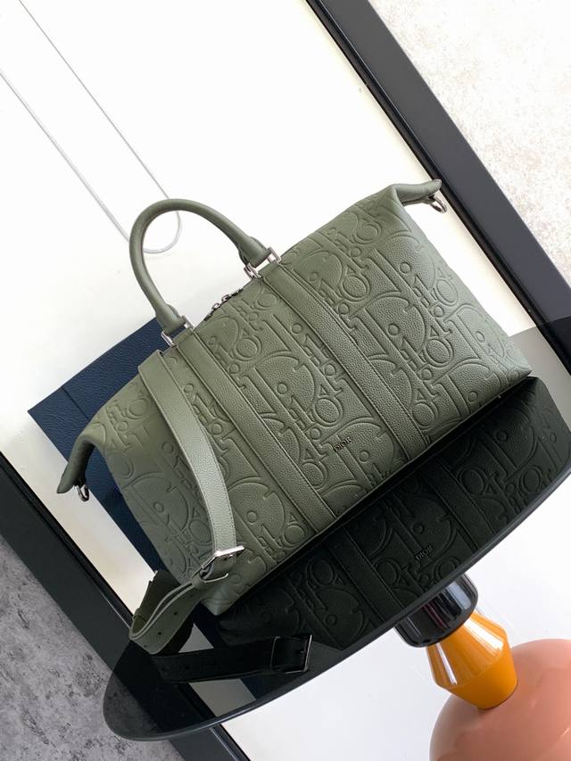 this Weekender 40 Bag Is Timeless And Elegant. Dior Gravity Print Leather Is