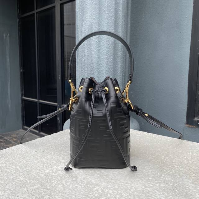 Small Mon Tr Sor Bucket Bag Drawstring Closure Decorated With Logo-Shaped Metal
