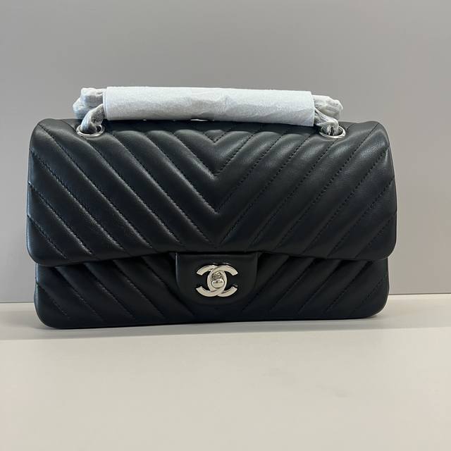 Exclusive Real Shot V-Grid Cf 25Cm Sheepskin Upgraded Version Of Chanel Cf Serie