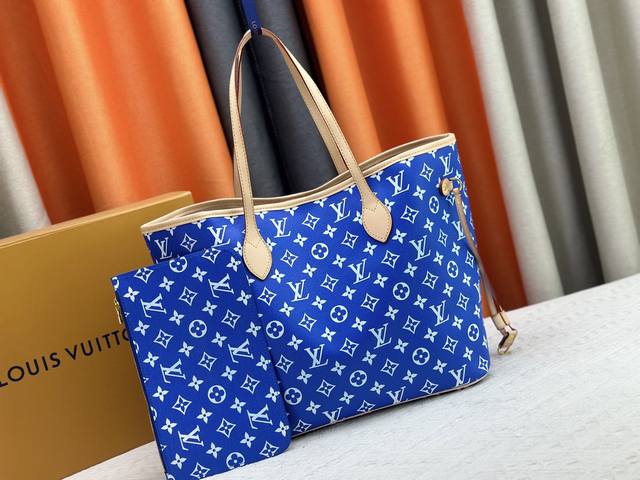 m40995 The Colorful Epi Leather Makes The Neverfull Medium Perfect For Everyd